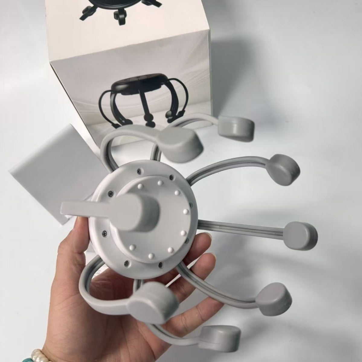 Octopus head massager